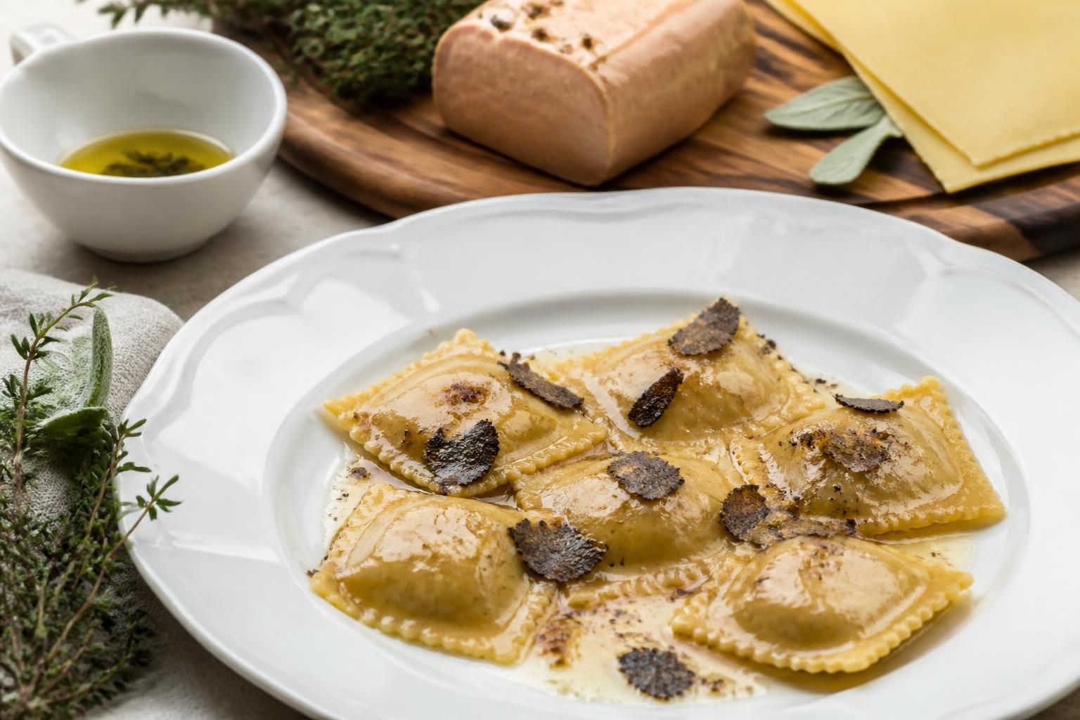 découvrez nos recettes gourmandes de ravioli au foie gras et nos astuces pour réussir ce plat raffiné à coup sûr. apprenez à sublimer ce délice en toute simplicité.